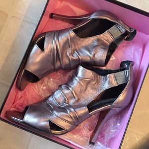 Steven by Steve Madden Pewter Leather Sandals